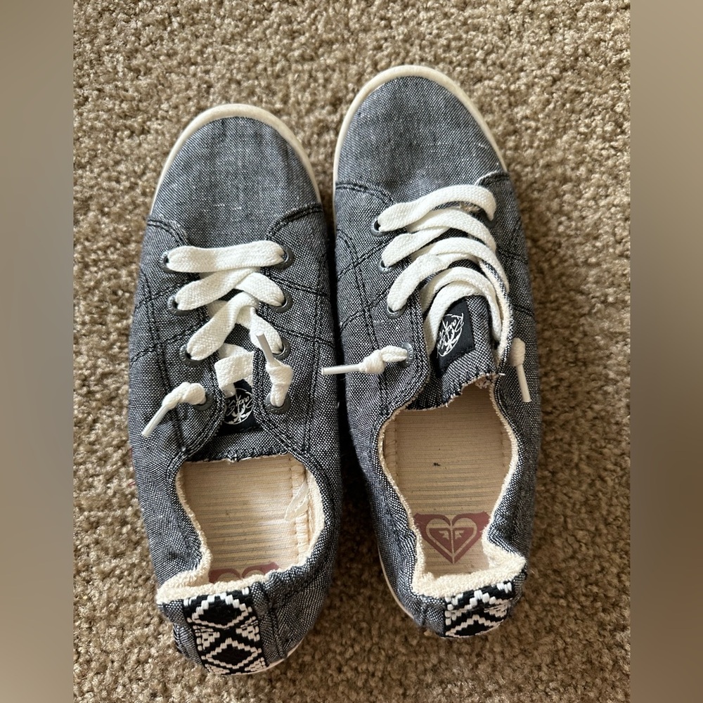 Roxy shoes worn once size 8.5